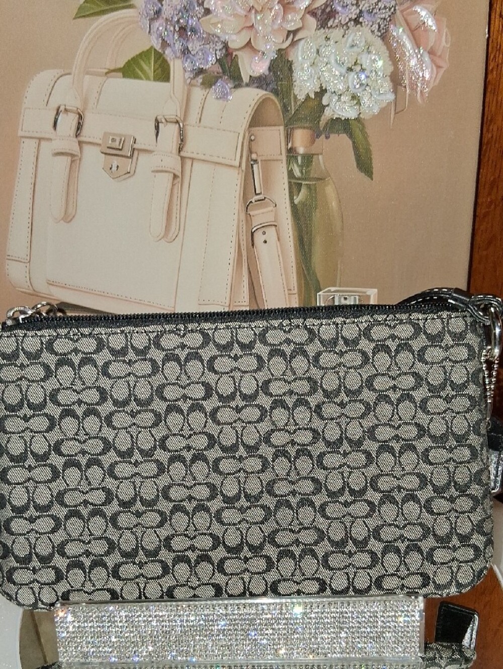 Coach SOHO Buckle Wristlet Like New - Picture 2 of 9